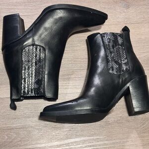 NWOB Emanuele Crasto Black Ankle Boots with Snakeskin Textured Detail